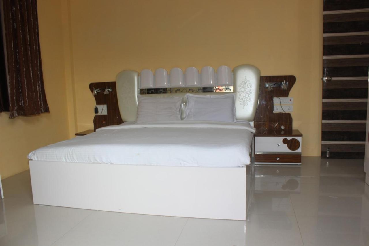 Villa 99 4Bhk Лонавала Экстерьер фото